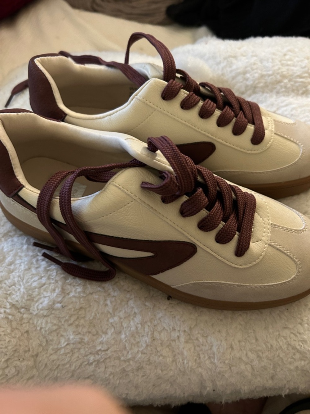 Dolce Vita women’s sz 6 sneakers